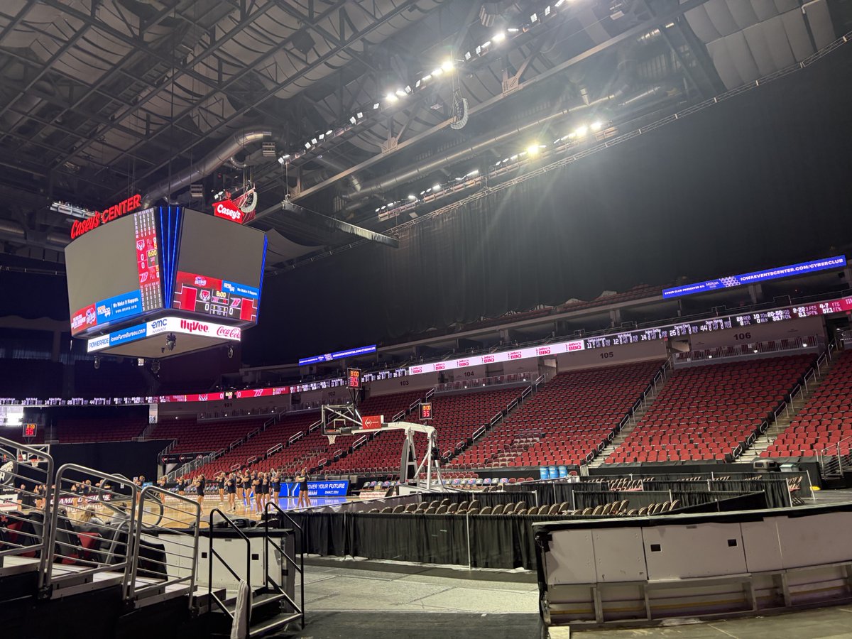 aaronwthomas's tweet photo. Thanks Casey’s Center and Wells Fargo for some great coaching memories  hope to see Hilton next year https://t.co/iCN6ybJjjw