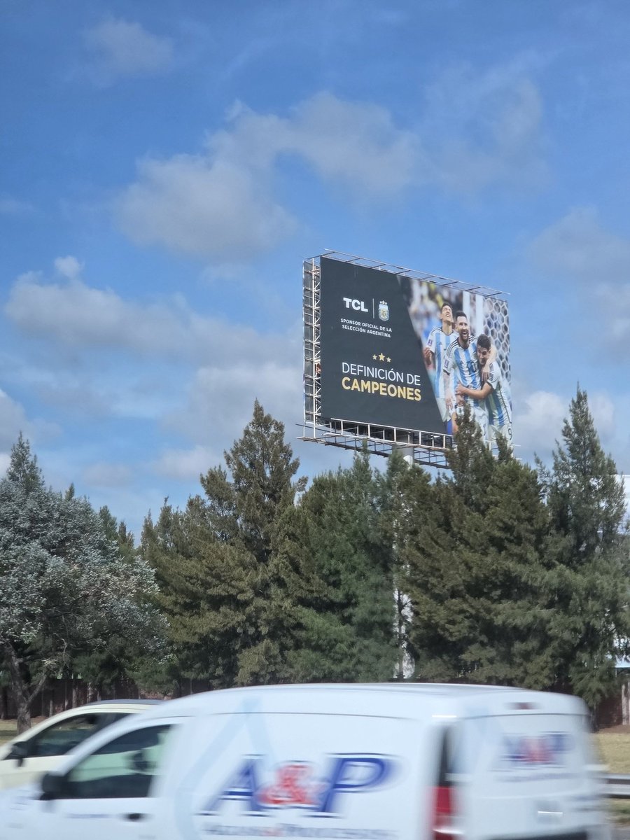 🦌 💭 | 260214 | 12.06am 

*📸*
"arrived in argentina!"
"it's 12 pm here"
"the flight time was really long"
"i slept as much as i wanted..."
"i slept for 9 hours and then slept for another 6 hours on the plane"
"out of the 22 hour flight, i slept for about 15 hoursss"

#SUNGCHAN