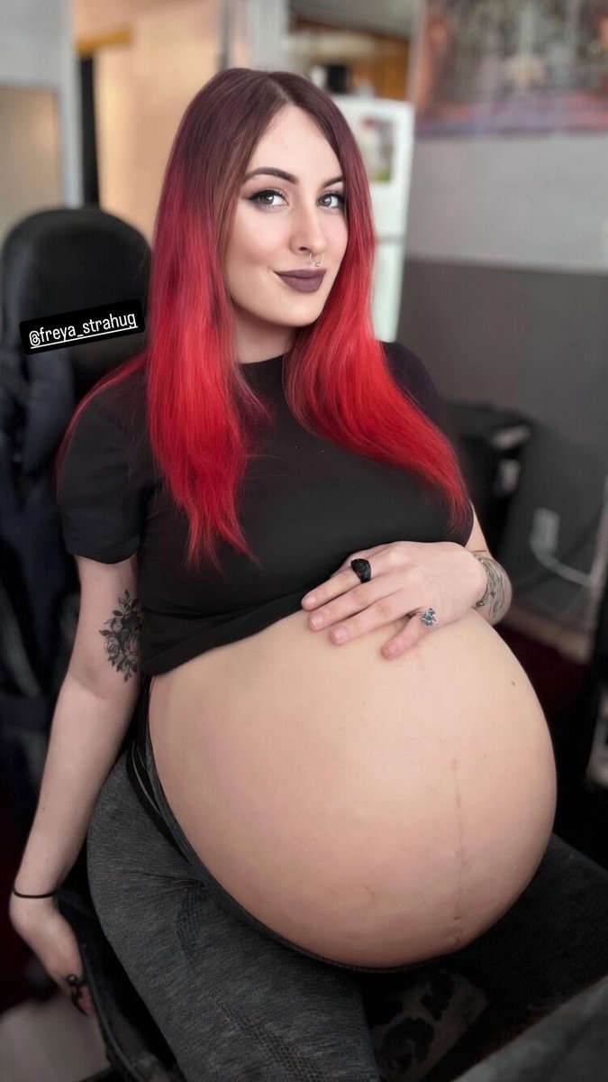 FreyaStrahug tweet media