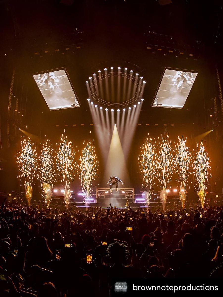 The Robe Way tweet media