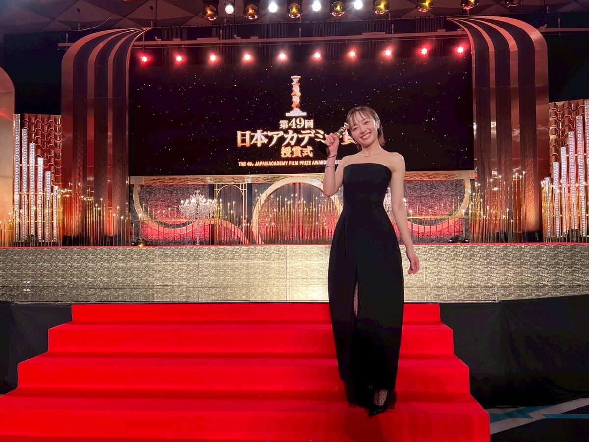第49回日本アカデミー賞にて、最優秀助演女優賞、新人賞をいただきました
ナイトフラワーチームのおかげです
本当にありがとうございます！！！
豊かな役者になれるよう、これからも精進して参ります
#ナイトフラワー大好き