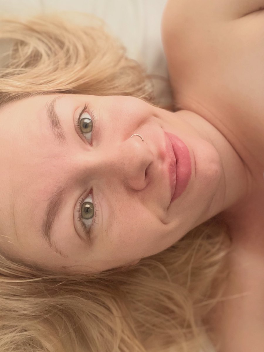 Emivolved's tweet photo. Oh wow, my first post in nearly 3 years? Well hi! #travel #streamer #thailand #imback #travelling #justwokeup https://t.co/Oe74fbIky4