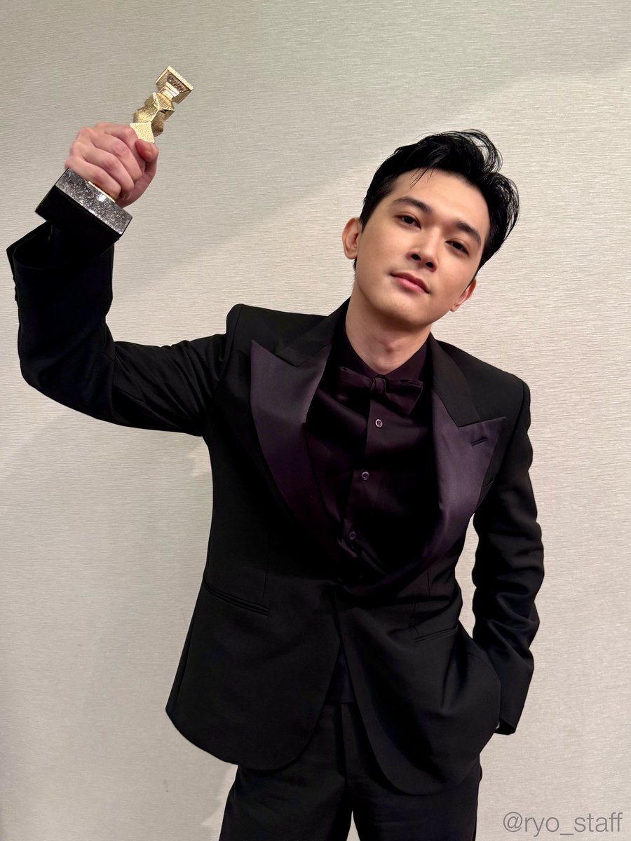 皆様深夜に失礼いたします。嬉しいご報告がございます😊吉沢が映画『国宝』にて第49回日本アカデミー賞最優秀主演男優賞を受賞しました🎊これも一重に応援してくださる皆様、#国宝 の素晴らしいスタッフキャストの皆様のおかげです。誠にありがとうございました🙇🏻‍♀️
このポーズ、見たことあります笑⚔️✨