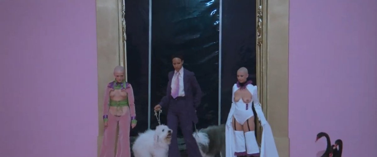 26mfhpod's tweet photo. THE HOLY MOUNTAIN
Alejandro Jodorowsky • 1973 https://t.co/bXzIEL3gk6