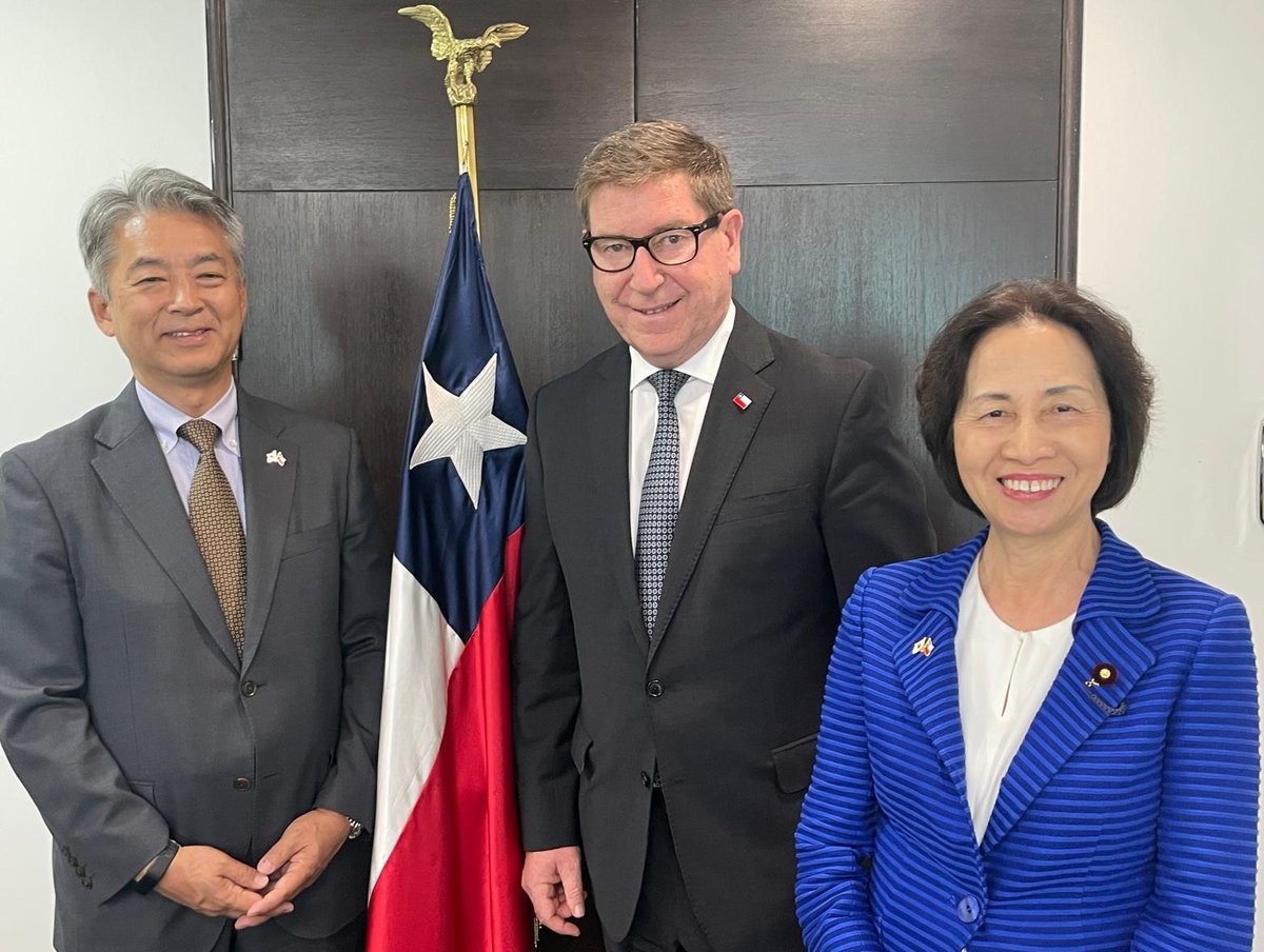 Embajada del Japón en Chile tweet media