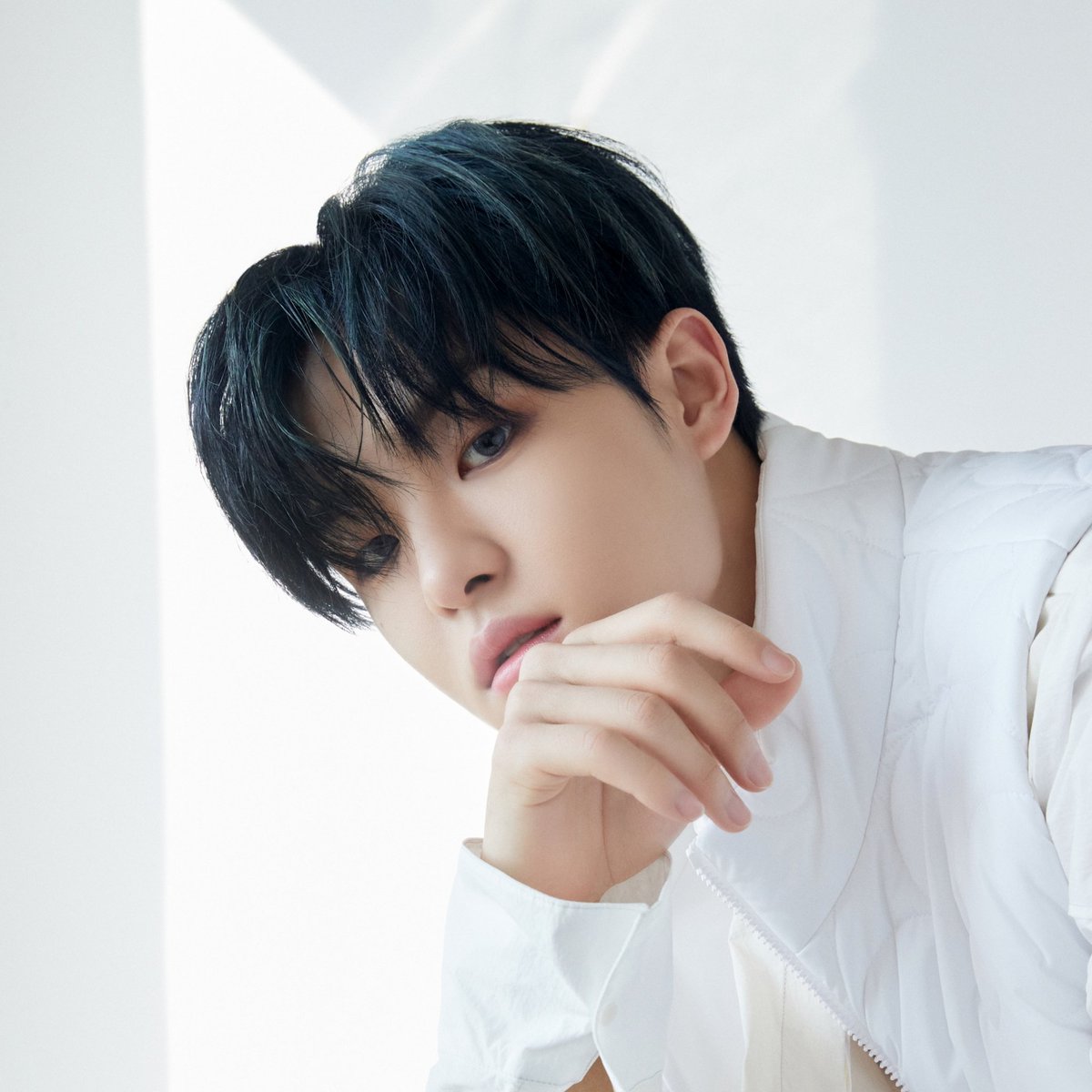 OneilyMusic's tweet photo. Happy 26th birthday to JIHOON of TREASURE! https://t.co/FZ0oRRska0