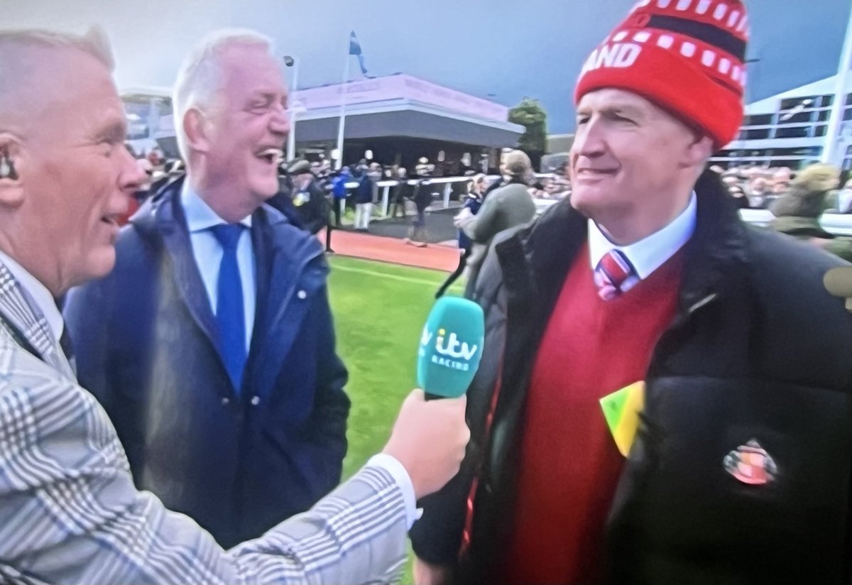 sportsdes's tweet photo. Nicky English &amp; Joe Hayes lighting up the #Cheltenham coverage! The Deviluno running in the Tipp colours.. Some craic if they win! https://t.co/eEOhChQ8wP