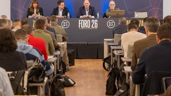 CE Constància tweet media