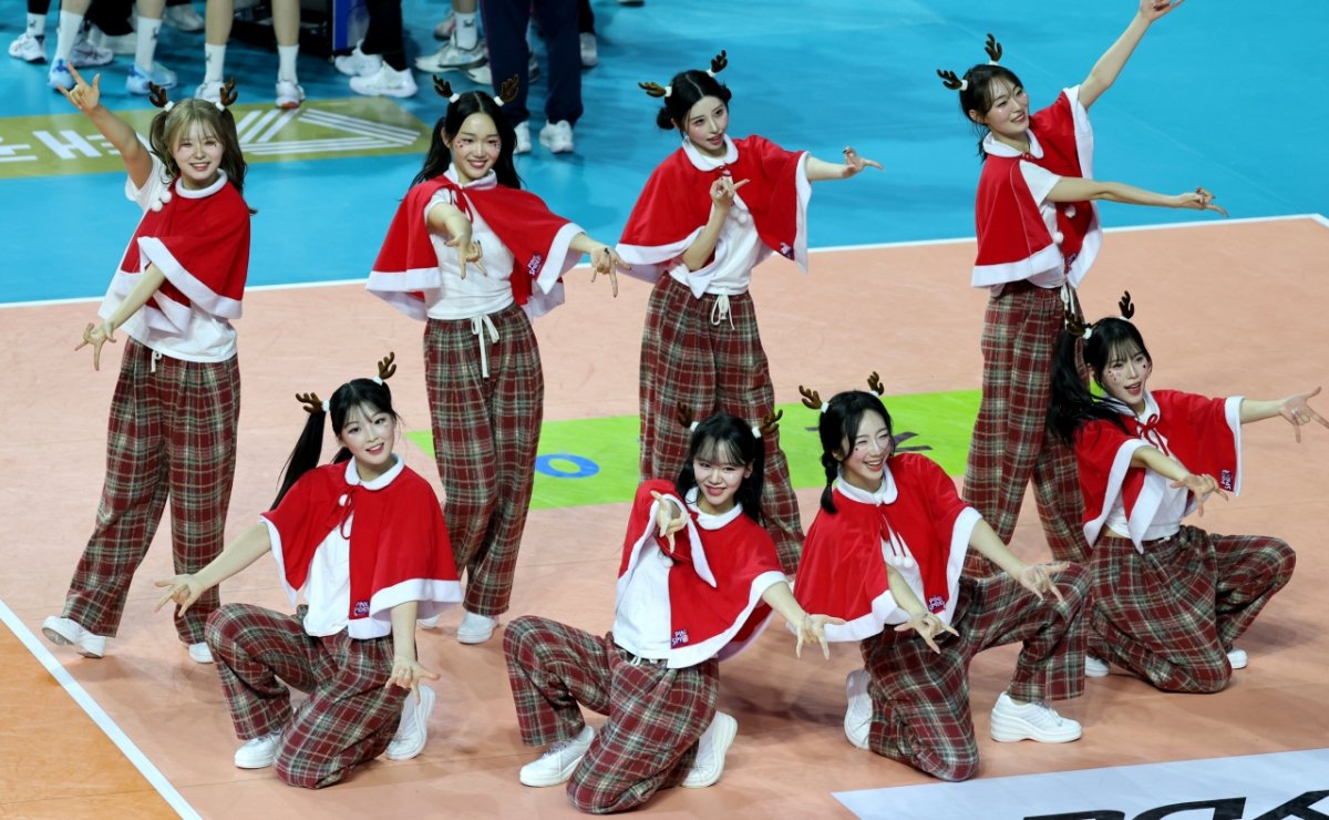 아이나 tweet media