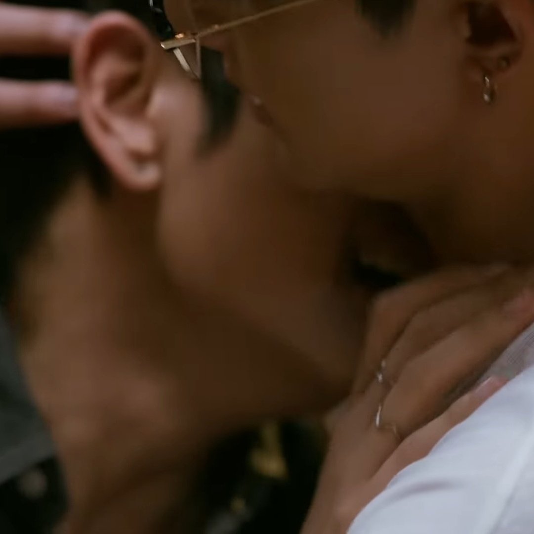 feelalikegege's tweet photo. "we’re just exes and i hate him" but the second his world collapses he's crying in your arms again… JACKDEAN YOU’RE INSANE 😭

#OnlyFriendsDreamOnEP3 https://t.co/o2PcgubftN