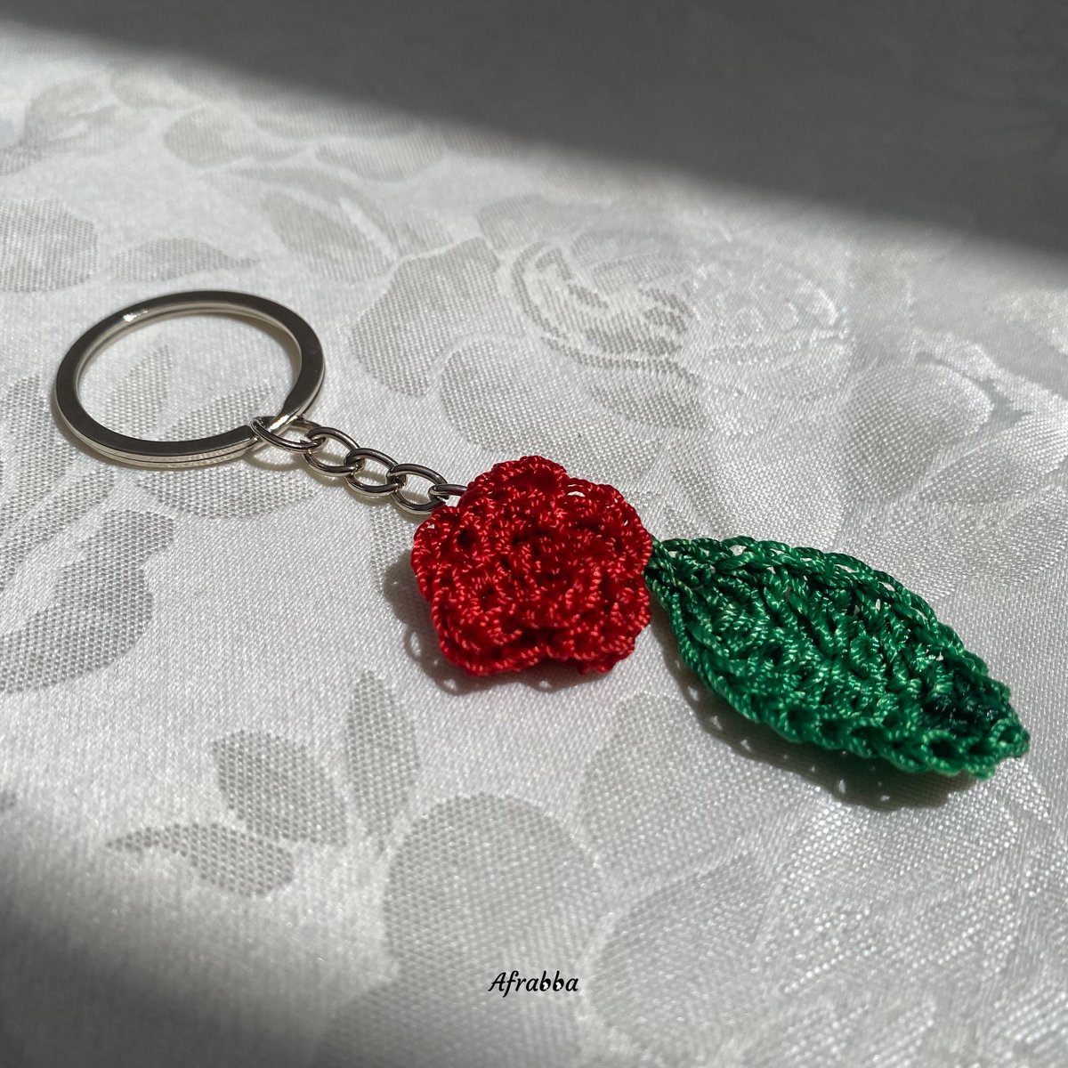 afrabba's tweet photo. Keychain alert!

#accessory #crochet https://t.co/Lg2MUUok5n