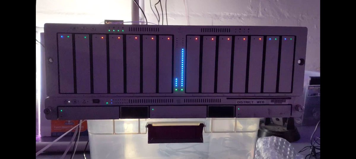 Lozaning tweet media