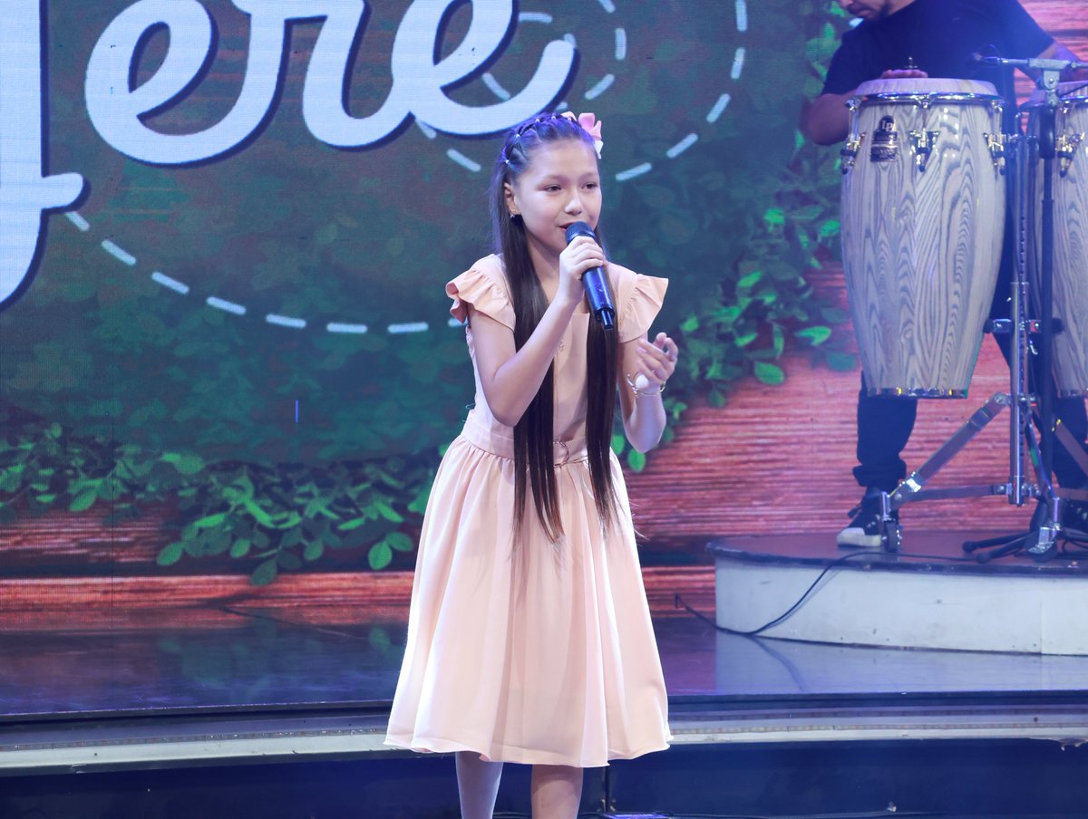 tererejerepy's tweet image. La pequeña Ángeles Flecha nos deleita con su dulce voz en el bloque de Estrella Infantil ✨

#tererejerepy por #telefuturopy