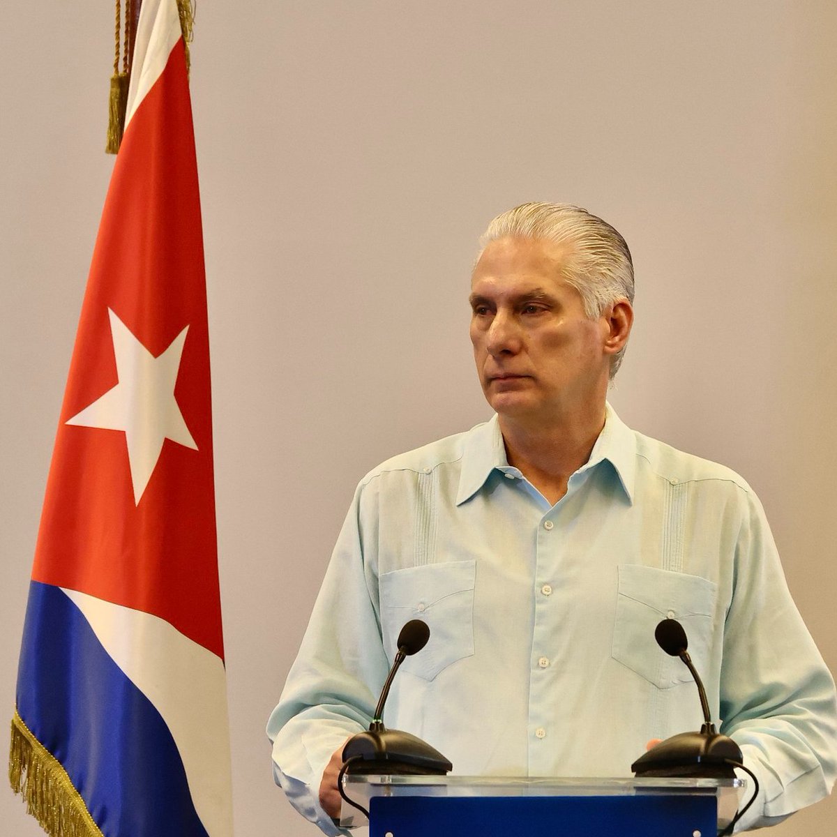 Durante la conferencia de prensa de esta mañana, <a href="/DiazCanelB/">Miguel Díaz-Canel Bermúdez</a> actualizó sobre la estrategia para hacer frente al cerco energético impuesto a #Cuba por EE. UU. También, de manera transparente, abordó temas de sumo interés para nuestro pueblo. #CubaEstáFirme