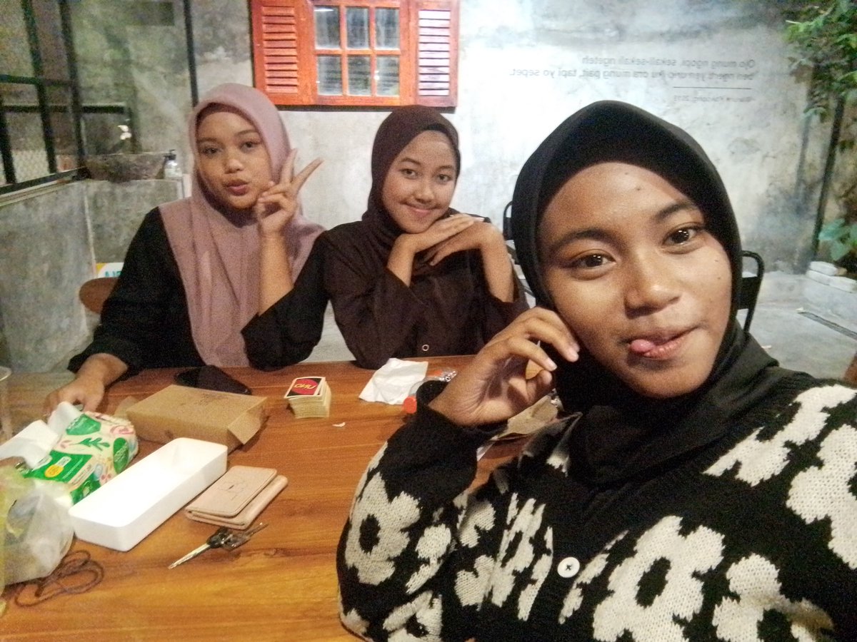 Aida Zahira tweet media