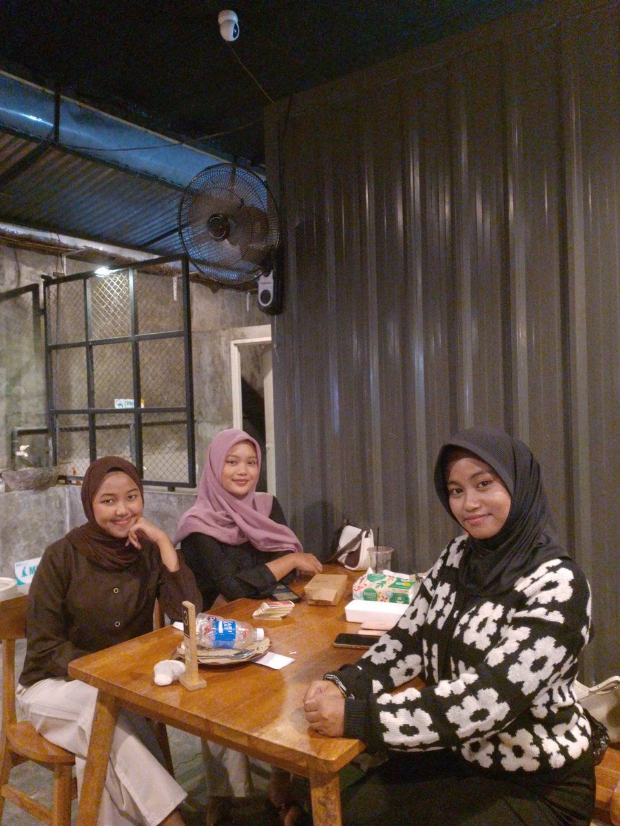 Aida Zahira tweet media