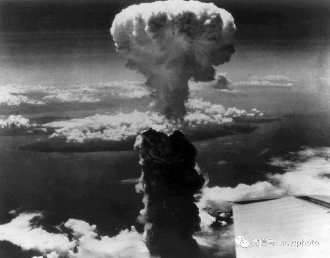 TheNthReality's tweet photo. The atomic bomb is essentially a successful case of ultimate deterrence. If Hiroshima and Nagasaki had not happened in 1945, nuclear weapons might never have been used in actual combat, and humanity could have been safer as a result——what do you think of this paradox of “using war to end war”?

#NuclearDeterrence #WarParadox #AtomicBomb