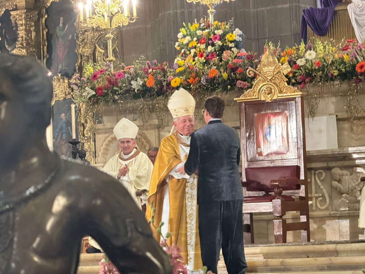 Mons. Ramón Castro tweet media