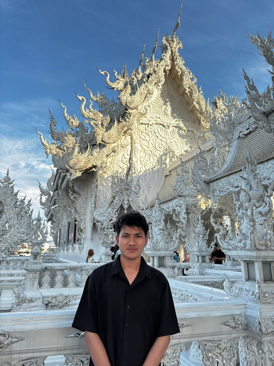 Ltk2543's tweet photo. ☺️🙏🏻
#NewProfilePic 
#วัดร่องขุ่น 
#เชียงราย 
#บ่าวแม่สาย https://t.co/t4O3uMeq0b