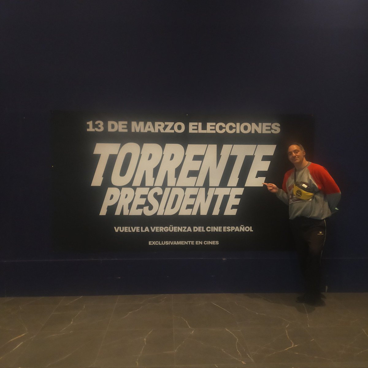 juanant37's tweet photo. @SSantiagosegura Ya estoy apunto de ver tú película amiguete ojalá que algún día nos conozcamos en persona. Te deseo lo mejor.. un abrazo fuerte https://t.co/RwP4RFlJj3
