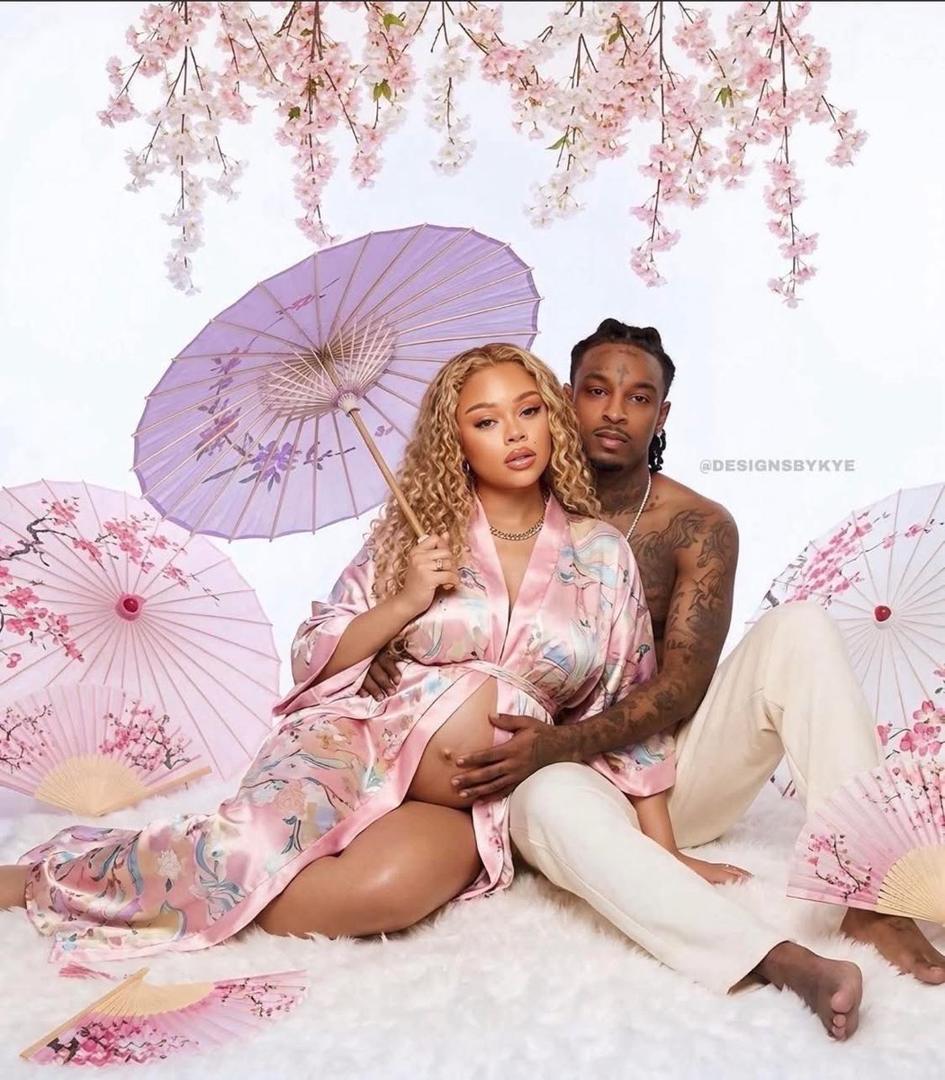 thatgirlmulaa's tweet photo. Latto and 21 Savage expecting their first child together has social media going crazy 😍 Fans are loving their maternity shoot and saying the pictures are too cute.

What y’all think about it? 👇🏾 https://t.co/2NiHNsflCS
