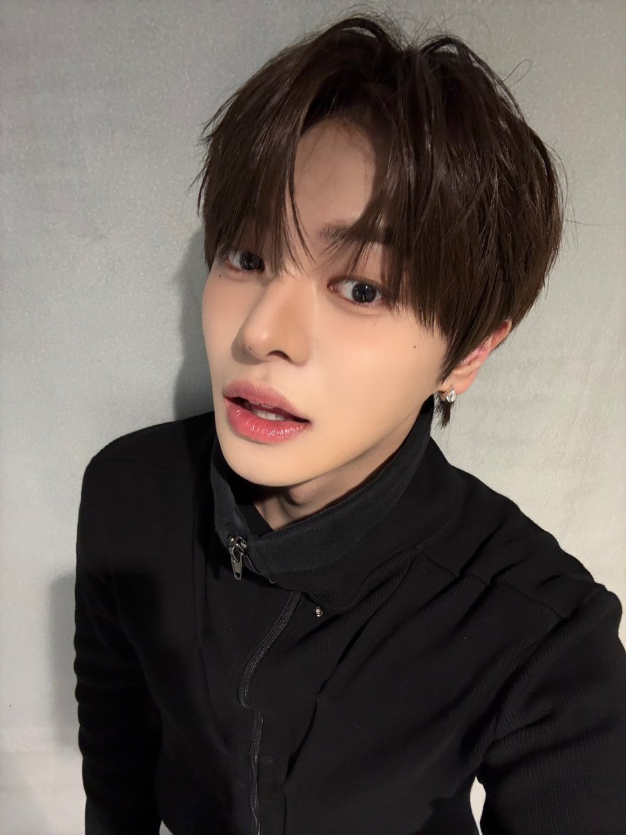 이리오 얼굴 tweet media