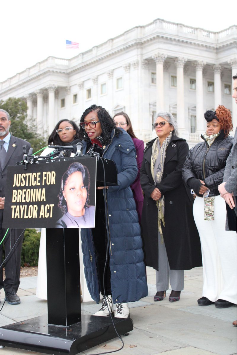 Robin Kelly tweet media