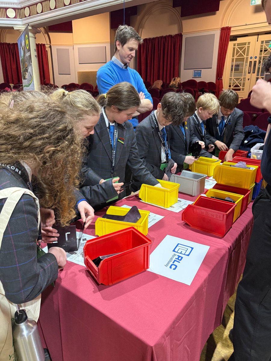 Independent Schools Council tweet media