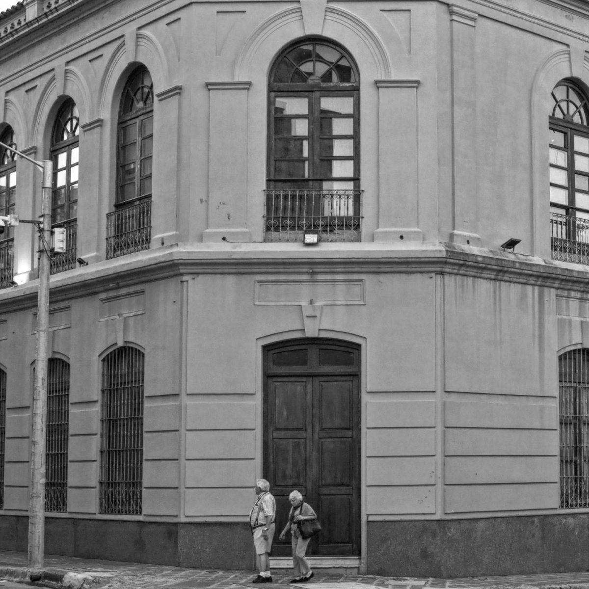 El tiempo doblando la esquina.