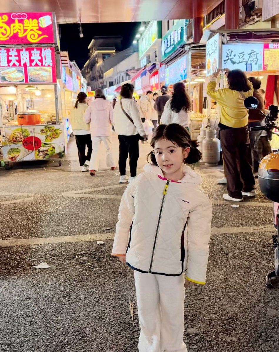 zhaojmai's tweet photo. kariz's little girl 👧🏻 https://t.co/h1gkUvXlF2