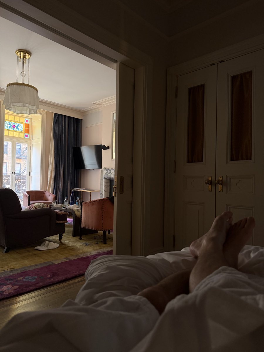 ericchristian_'s tweet photo. Good morning nyc https://t.co/bNXlNiuSrH