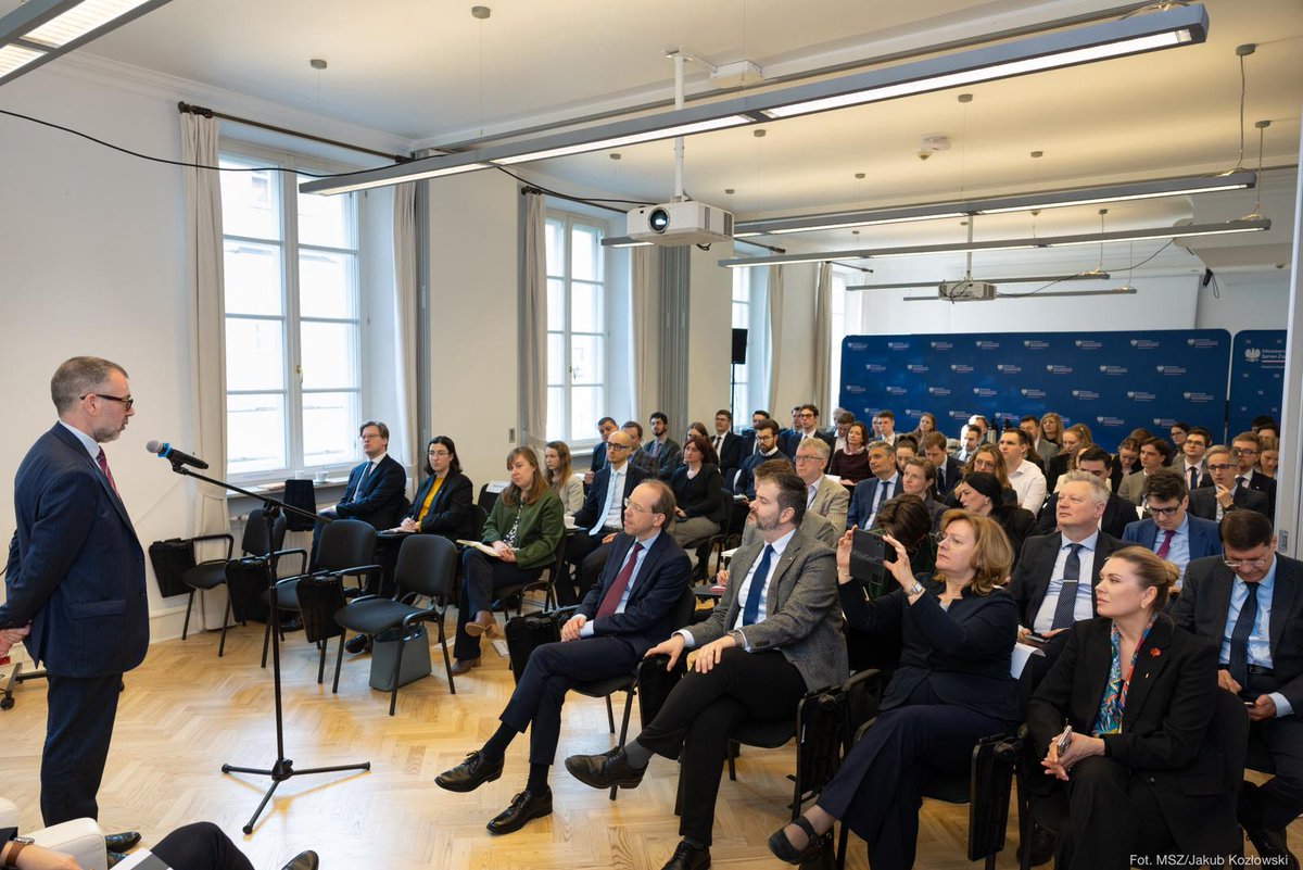 Akademia Dyplomatyczna MSZ 🇵🇱 tweet media