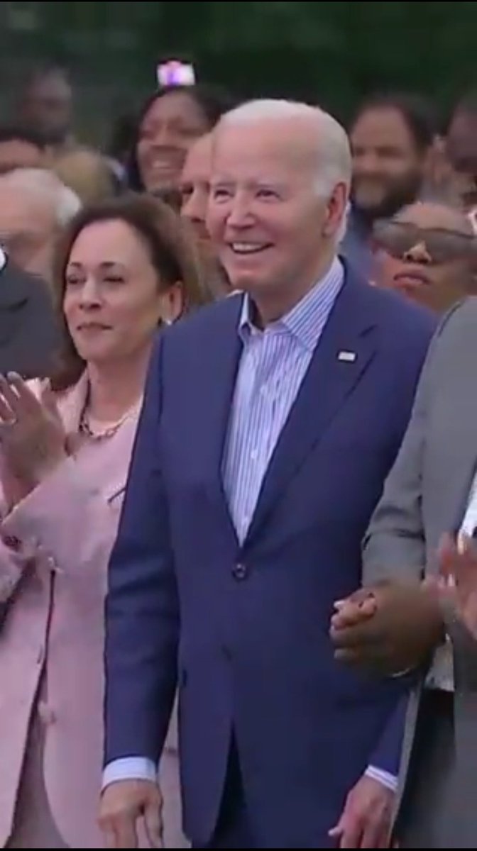 econorandom tweet media