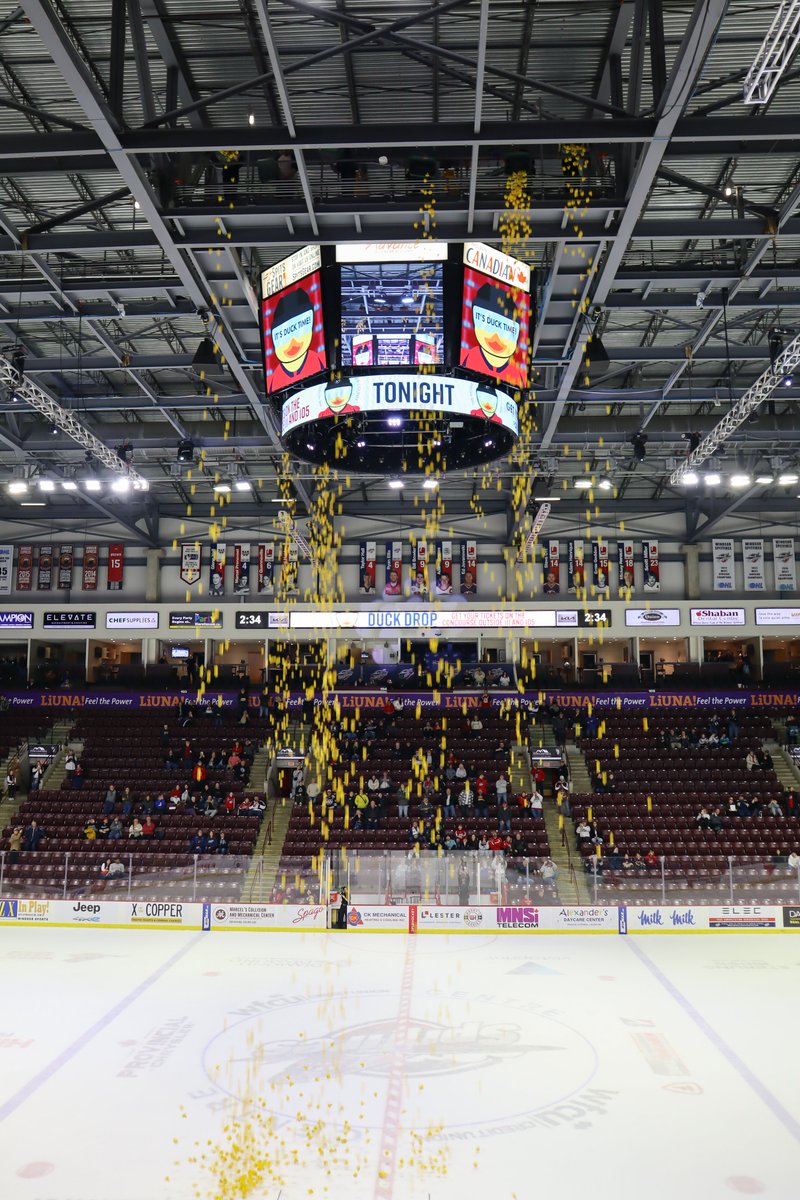 InPlayMagazine's tweet photo. The 2nd Hospice Rubber Duck Drop created a spectacular scene at the WFCU Centre on Thursday, March 12, 2026, as 3,000 rubber ducks were dropped from the rafters following the Windsor Spitfires’ game against the Soo Greyhounds. #Windsor #WindsorEssex #hospice

MORE IN COMMENTS https://t.co/aGW2O4qSzD
