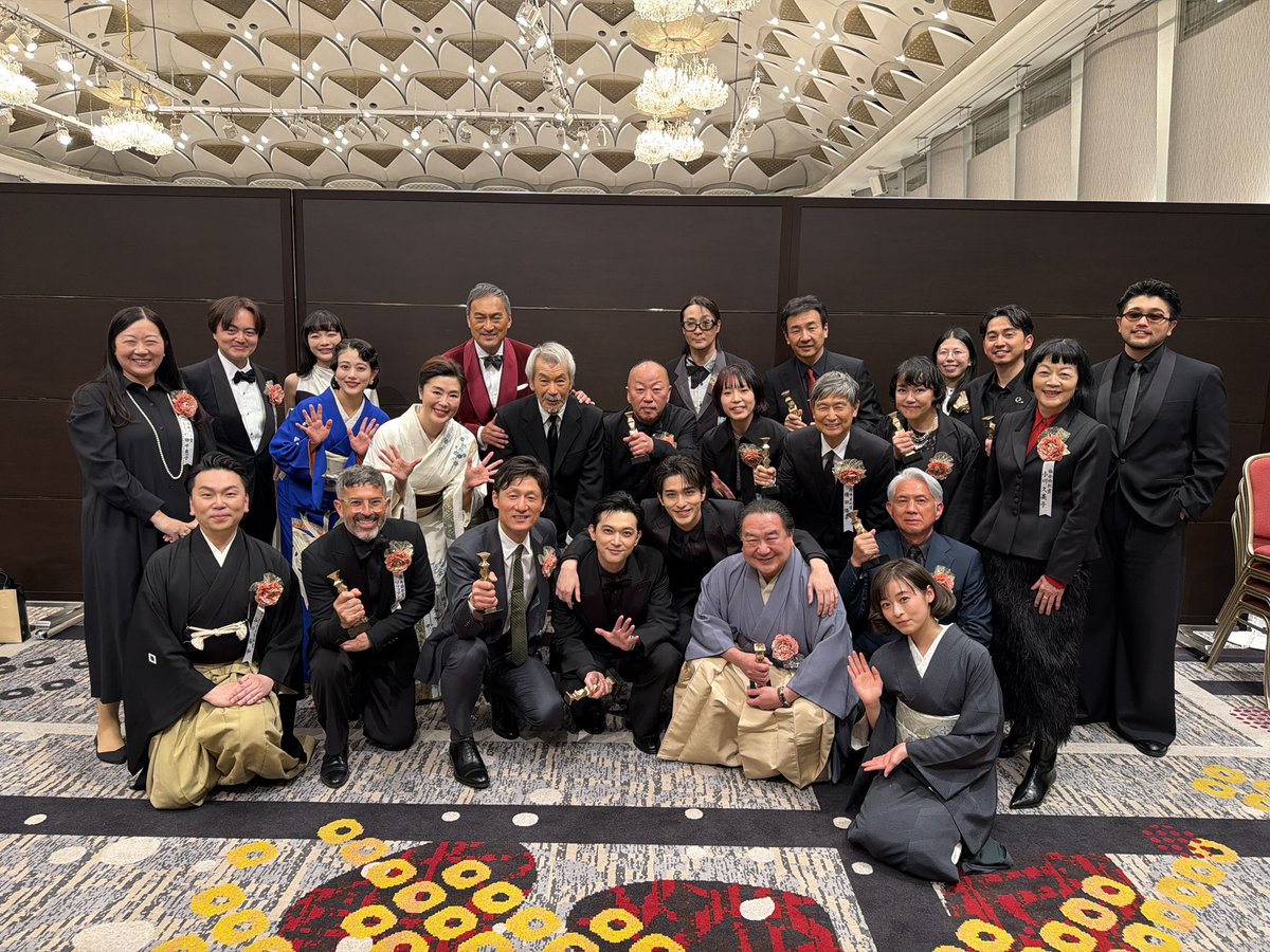 映画『国宝』
第49回日本アカデミー賞

最優秀作品賞
最優秀監督賞
最優秀主演男優賞
最優秀脚本賞
最優秀音楽賞
最優秀編集賞
最優秀録音賞
最優秀照明賞
最優秀撮影賞
最優秀美術賞
を受賞しました！

本当におめでとうございます🪭

#映画国宝
#日本アカデミー賞
#吉沢亮 #横浜流星 #渡辺謙 #田中泯