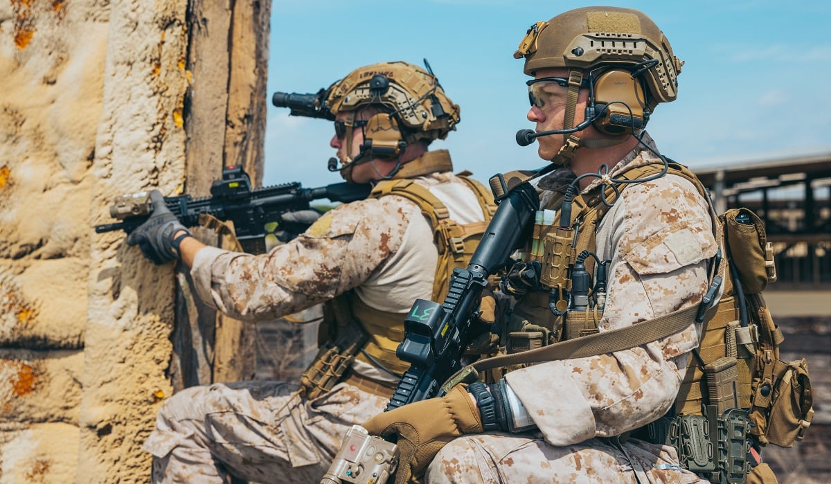 Don_Braylon's tweet photo. The Pentagon has approved the deployment of 2500 Marines to the Middle East. https://t.co/hX7OuBMJR2