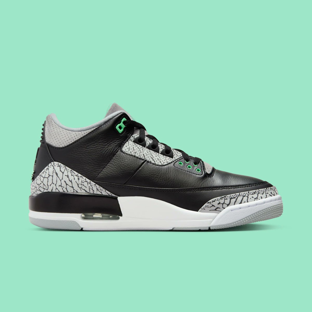 Sneaker Market RO tweet media