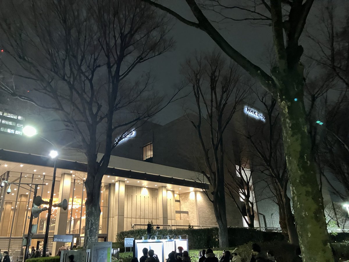 33plus16g's tweet photo. syrup16g 30th Anniversary “Closer / Further”

よく出来た短編映画の様でした
また明日 https://t.co/0qdM4WefM0