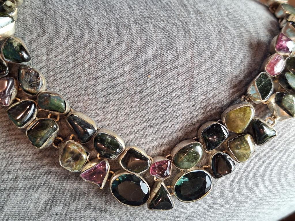 ListSale's tweet photo. Gemstones, necklaces, fossils &amp; unique jewelry treasures now open for bidding in our latest Sunny Transitions auction. Browse the catalog and place your bids before it starts to close March 19 at 2 PM PST.

https://t.co/2Pep0zv30q https://t.co/tZb1P0mZBX