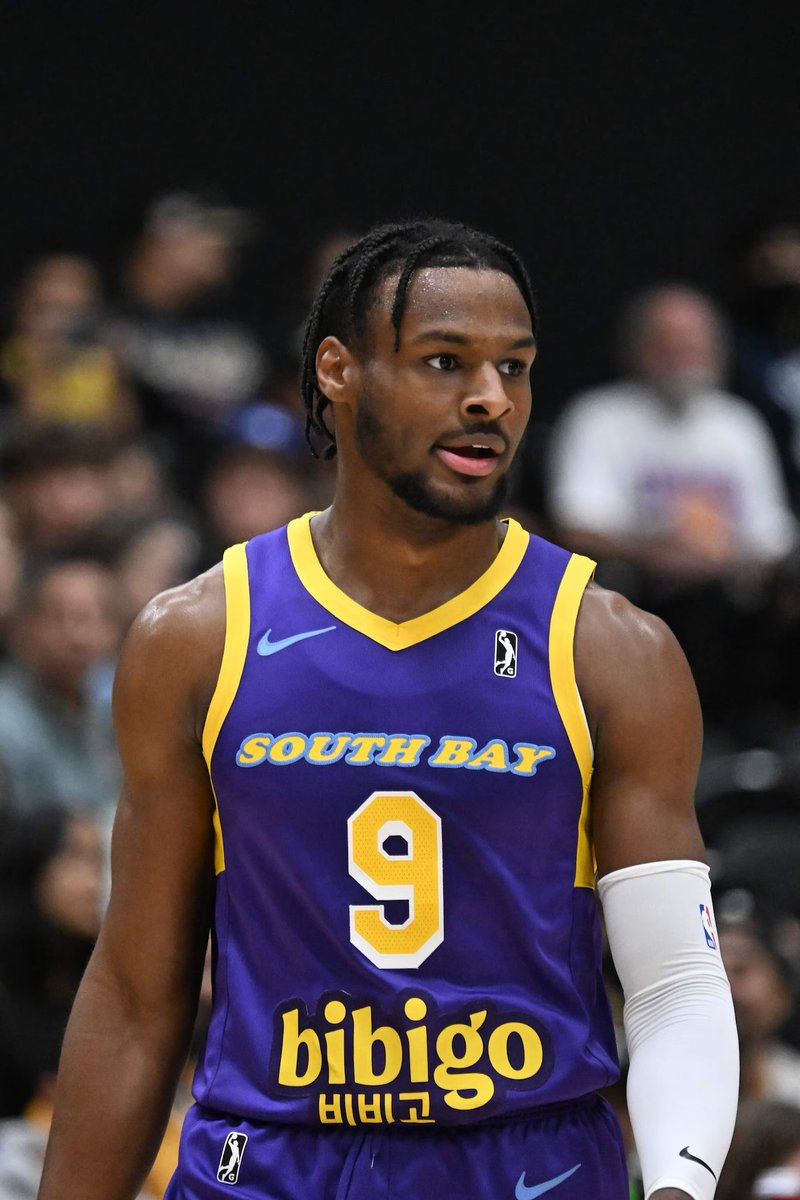 LegionHoops's tweet photo. The South Bay Lakers are now 11-0 when Bronny plays…

Bronny James in the G-League this season:
- 64% FG
- 43% 3P
- 90% FT

On pace to join the 50/40/90 club 👀 https://t.co/CTJ4ethU5f