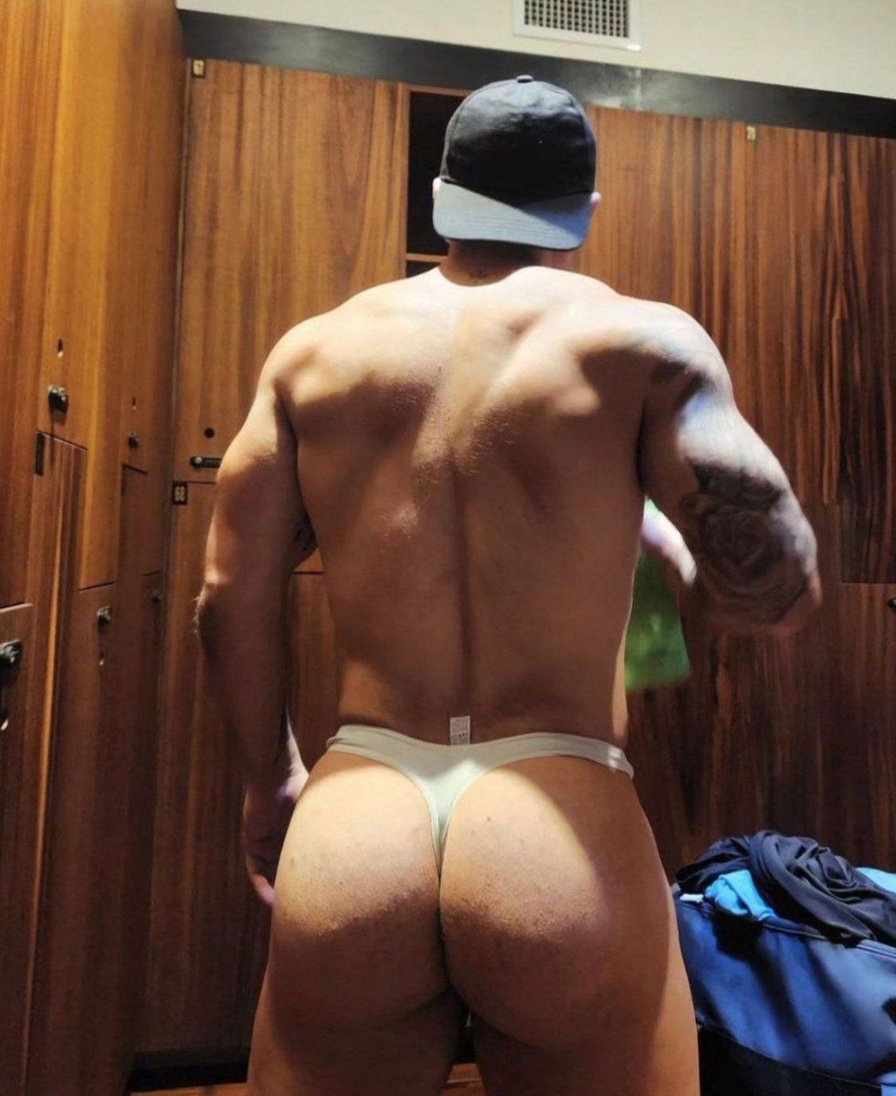 Que harías si te topas a esteban coach asi en los vestidores del GYM? #estebancoach