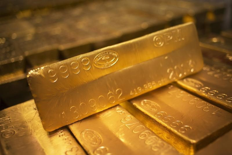 KathySwift210's tweet photo. With the situation in Iran fuelling inflation fears, gold prices are likely to fall this week

Although gold is regarded as a safe haven asset during geopolitical crises, the strength of the US dollar has made it more expensive for overseas buyers, thereby diminishing its appeal. https://t.co/ubdNHeQ7i2