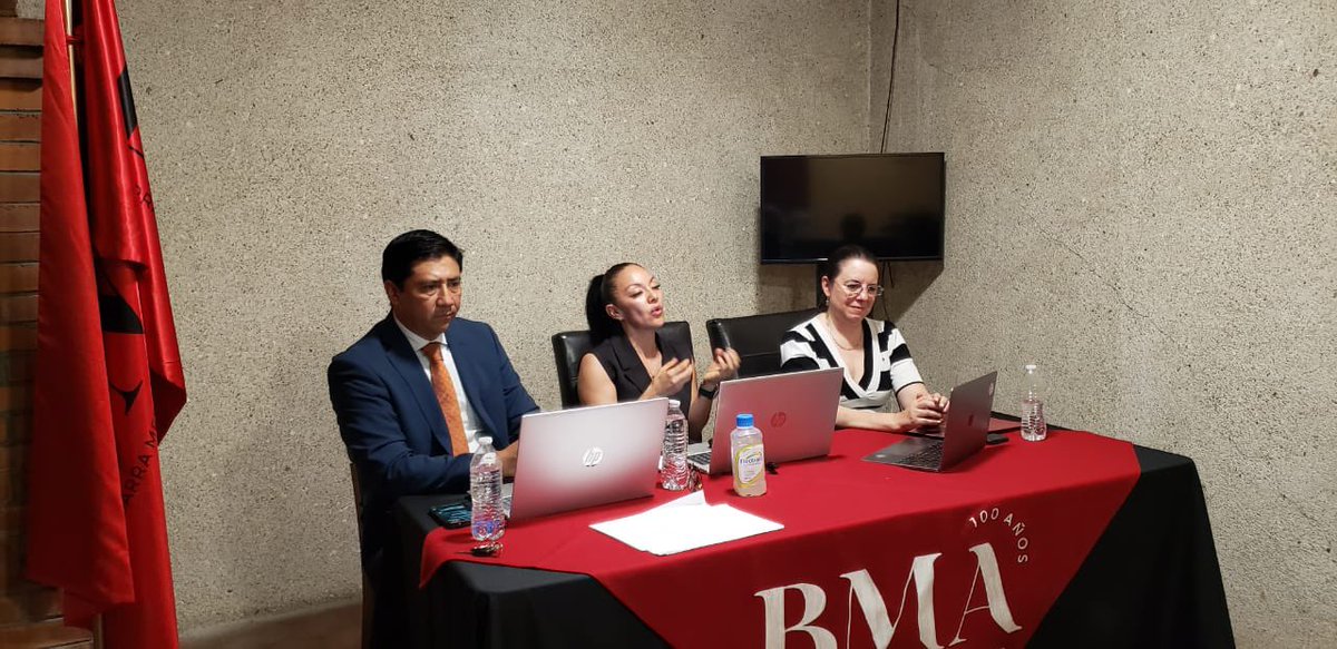 BmaGuanajuato's tweet photo. 🔈 Conferencia “Feminicidio” 
Agradecemos a la la Maestra Yolanda Frausto González, Jueza de Oralidad Penal de la Segunda Región del Estado por su excelente ponencia y a los que nos acompañaron de forma presencial y virtual.

👉Te esperamos en el próximo  #juevesdejueces https://t.co/6yz0F6w7ya