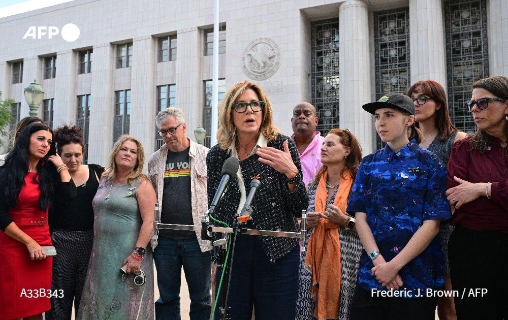 🇺🇸 Jury deliberations are set to begin Friday in a landmark social media addiction trial accusing Meta and YouTube of intentionally trying to hook young internet users. 
➡️ u.afp.com/SLNq