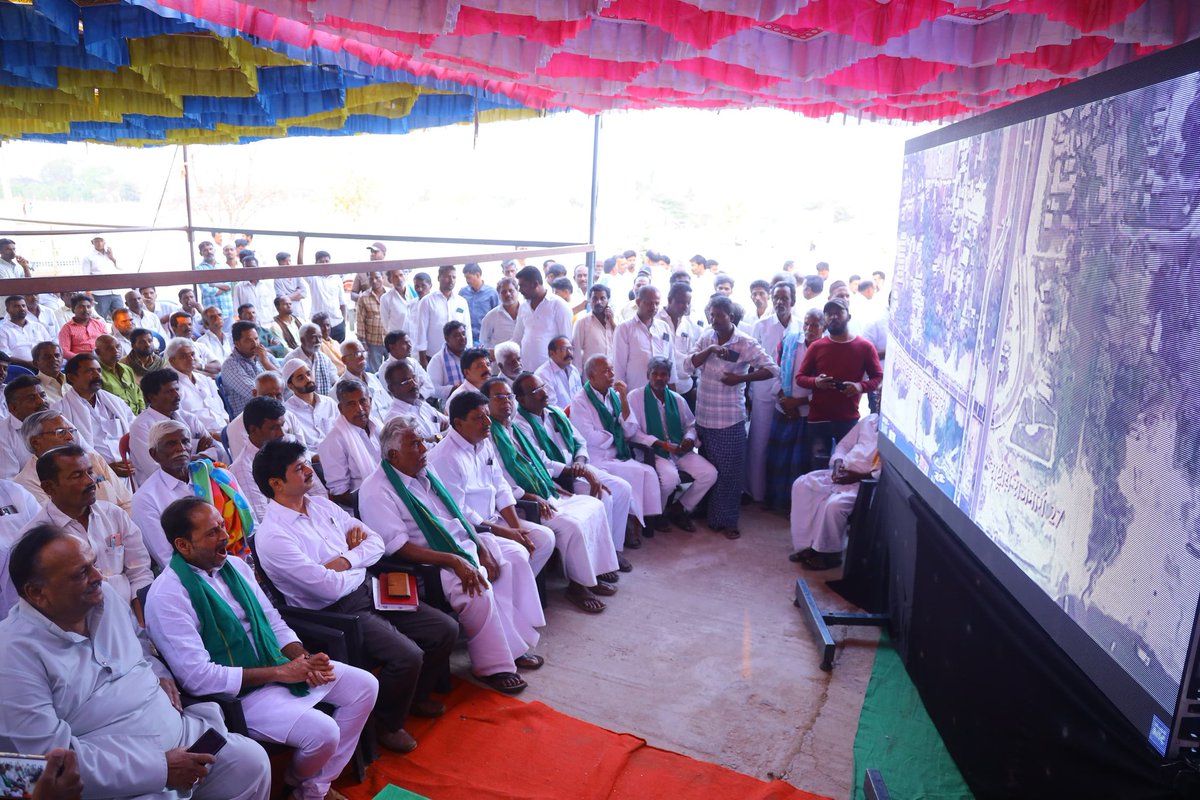 TdpKandikunta's tweet photo. ముఖ్యమంత్రి నారా చంద్రబాబు నాయుడు గారి నాయకత్వంలో రైతులకు ఆర్థిక భరోసా కల్పించే పలు సంక్షేమ కార్యక్రమాలను అమలు చేస్తోంది.
పీఎం కిసాన్ నిధులు విడుదల సందర్భంగా గౌహతి నుంచి ప్రధాని నరేంద్ర మోదీ గారి కార్యక్రమాన్ని వర్చువల్‌గా  రైతులతో కలిసి వీక్షించినాను https://t.co/YXEG7Wfzqq