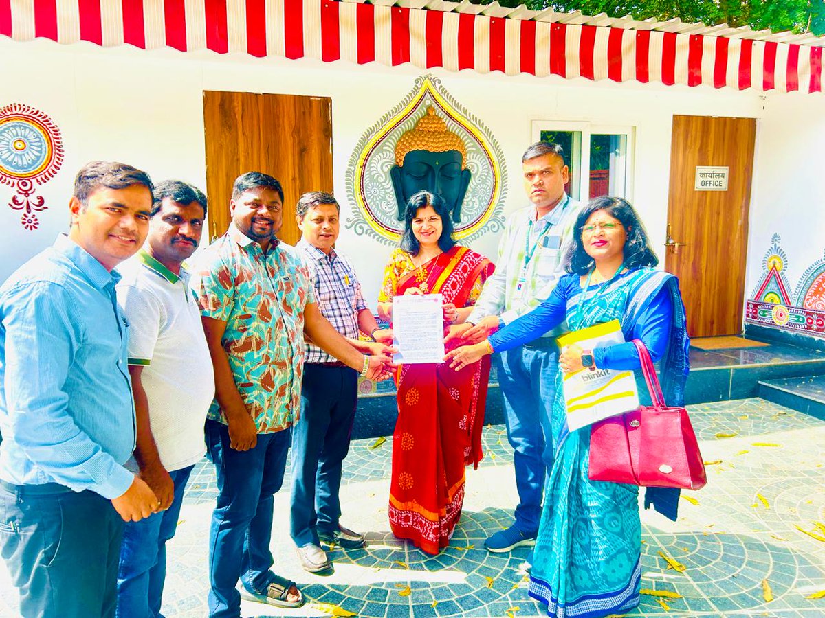 Representatives of All India IDBI Officers' Association had a productive meeting with Smt. <a href="/AprajitaSarangi/">Aparajita Sarangi, MP,( Lok Sabha) Bhubaneswar</a> Sarangi, MP Loksabha <a href="/BJP4India/">BJP</a> from #Bhubaneswar, Odisha. The honourable MP has assured to take up the crucial issue of IDBI privatisation and raise it in Parliament. <a href="/RBI/">ReserveBankOfIndia</a>