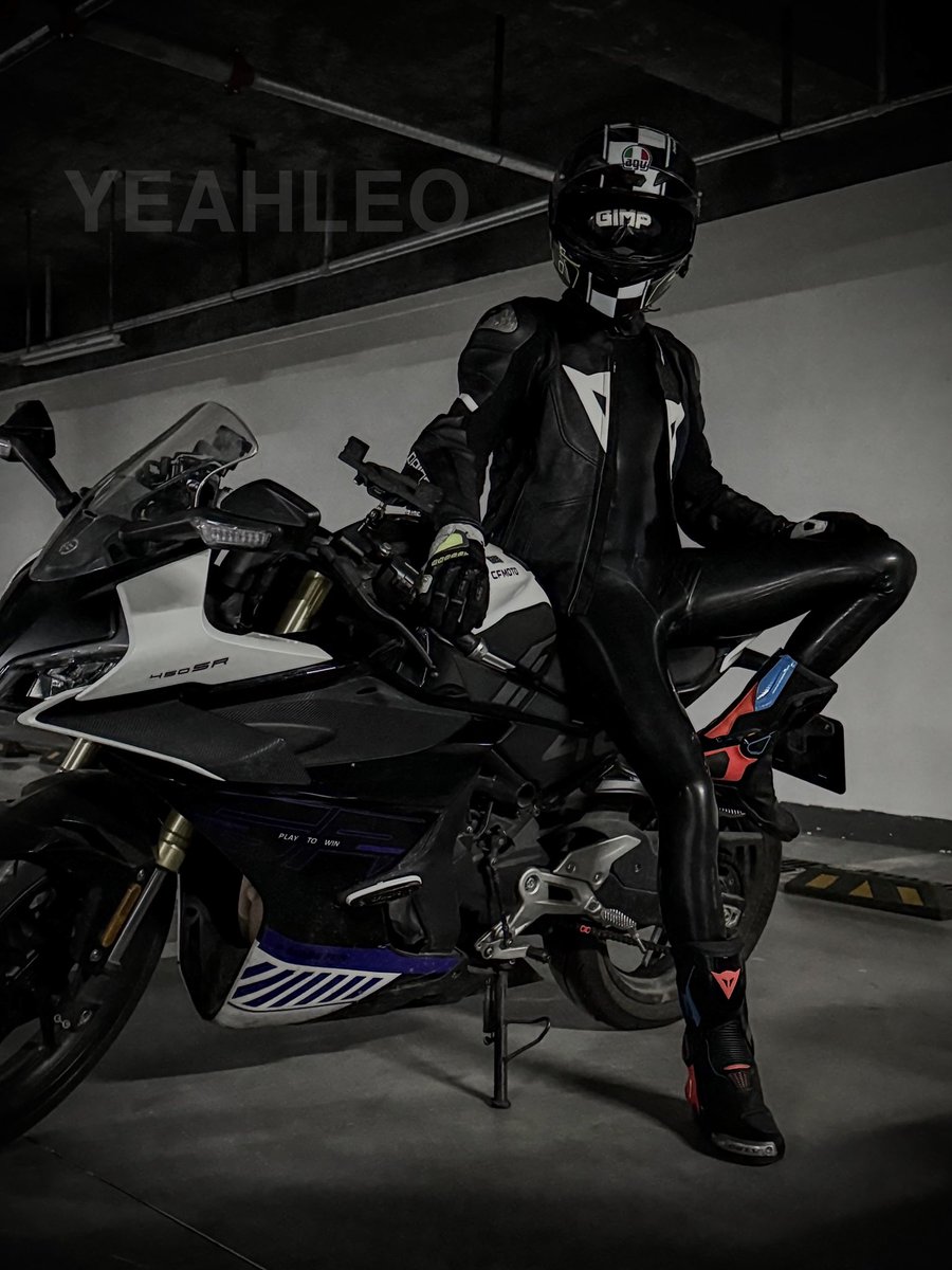 周末穿胶不骑车 tweet media