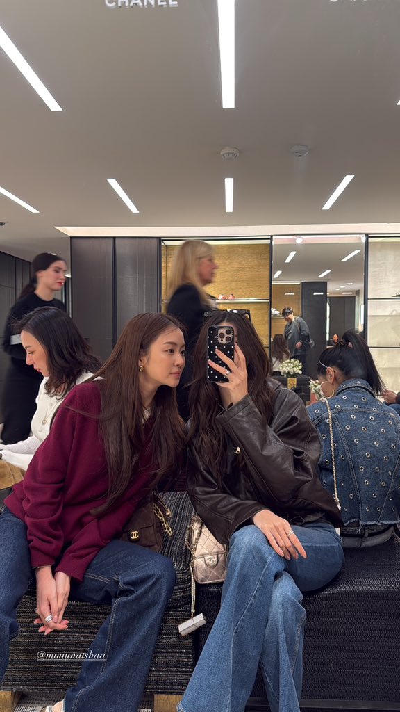 MirrorPics's tweet photo. #LenaMiu https://t.co/xPaVm5wKFd