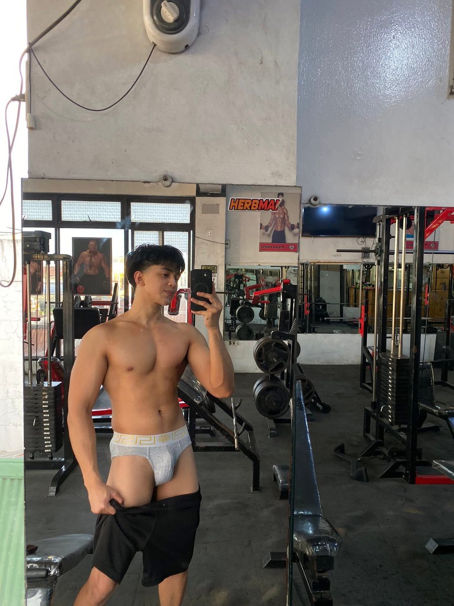 Hello Kiffy tweet media