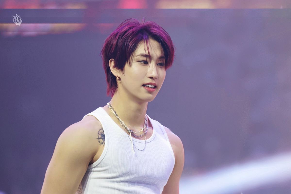 #HAN Jisung’s airport arrival has been confirmed to be a personal schedule. However, the company leaked his private flight information to the media, which led to several reporters showing up and recording him, causing visible discomfort &amp; resulting in an invasion of his privacy.